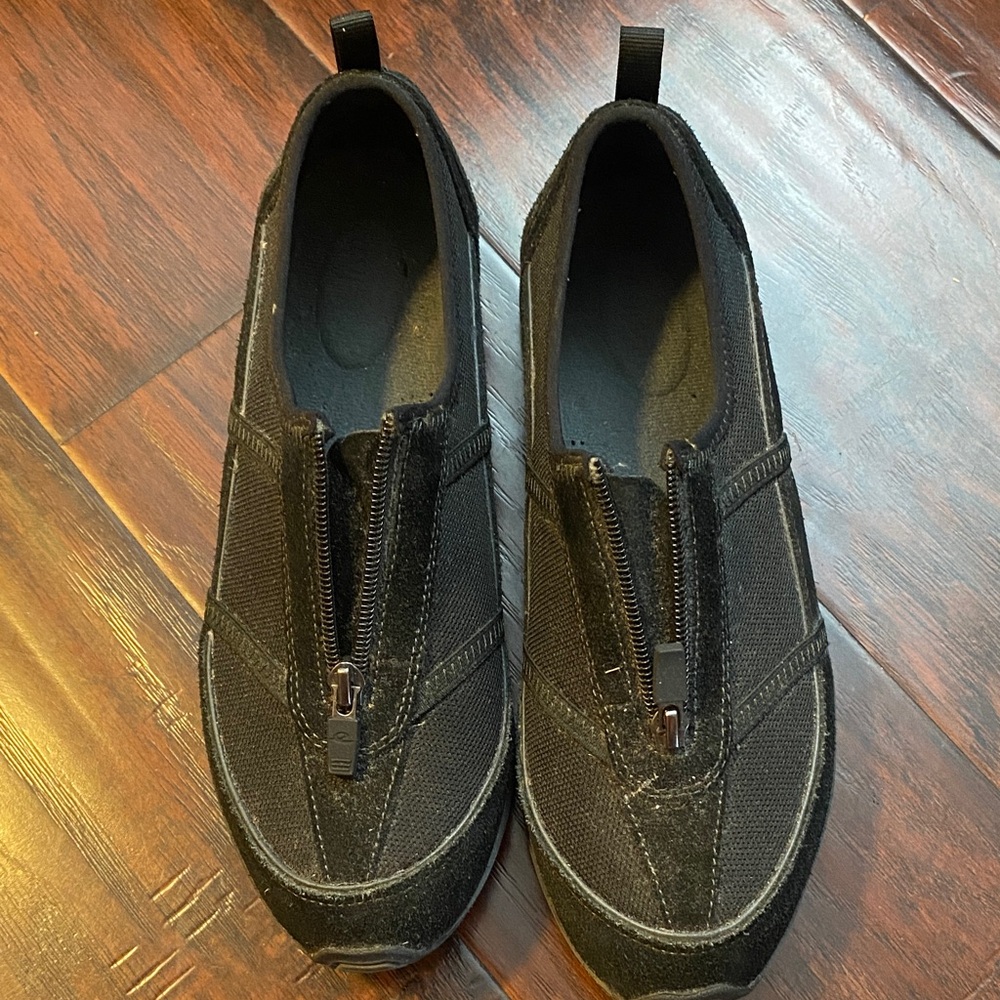 Easy spirit Black Slip-On women’s Shoes,10